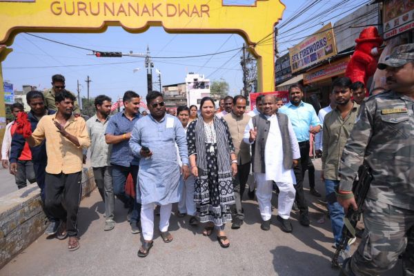  विधायक मिश्रा ने कलेक्टर व निगम आयुक्त के साथ चावड़ी मजदूरों की सुनी समस्याएं