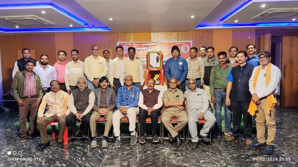  सेवानिवृत्ति पर अरुण देवांगन का छत्तीसगढ़ बिजली कर्मचारी संघ महासंघ ने किया सम्मान