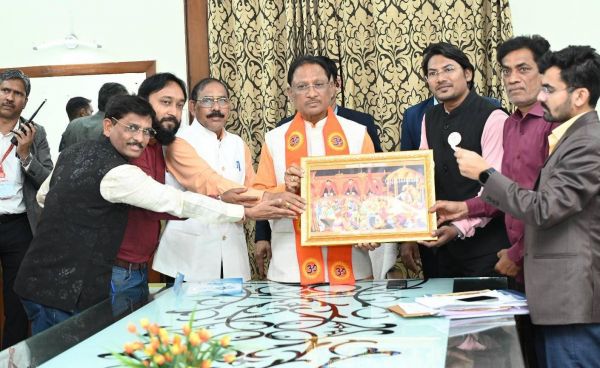 मराठा समाज ने शिवाजी जयंती समारोह में शामिल होने सीएम साय को दिया न्योता