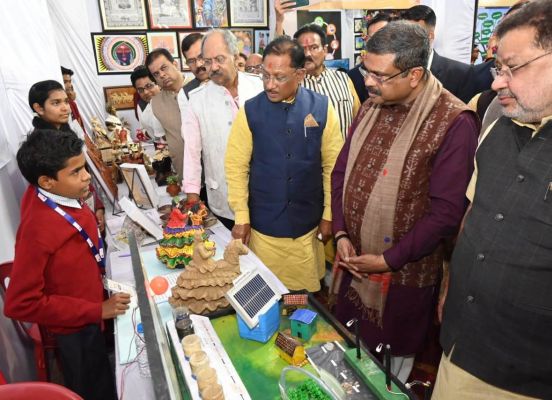 स्थानीय भाषा में कक्षा 8वीं तक की पढ़ाई के लिए केन्द्र सरकार प्रारंभ करेगी भाषा चैनल