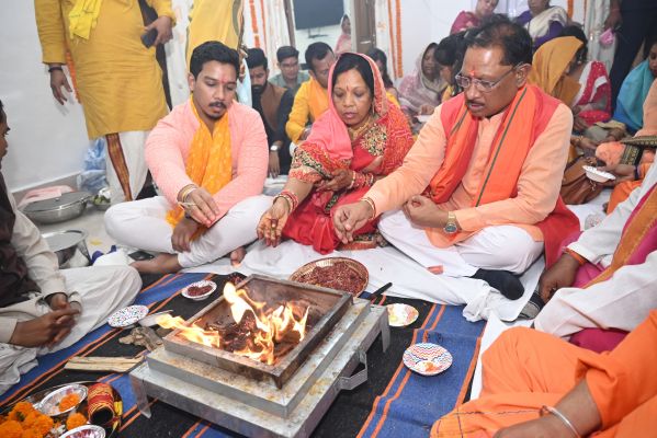 मुख्यमंत्री विष्णु देव ने राजधानी रायपुर स्थित सिविल लाइन निवास में शिफ्ट होने के पूर्व की पूजा अर्चना