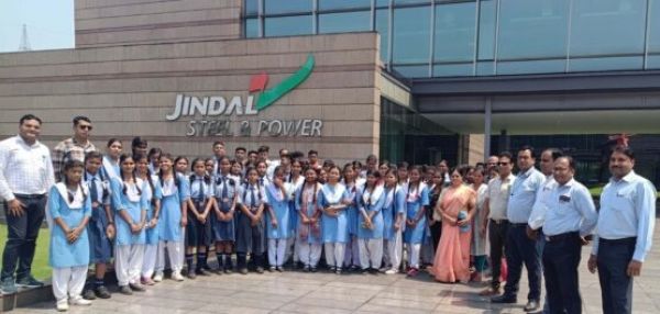 सरकारी स्कूलों के 100 से अधिक बच्चों ने देखा स्टील पावर प्लांट, समर कैंप का आयोजन 