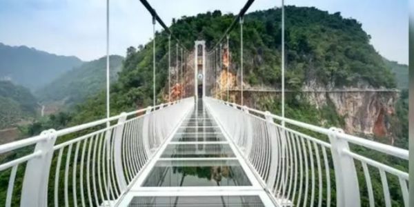 पर्यटन की दृष्टि से महत्वपूर्ण तीरथगढ़ जलप्रपात में बनेगा ग्लास ब्रिज, पुणे की कंपनी करेगी सर्वे 