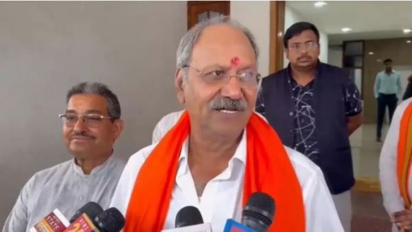 विधायक पद से इस्तीफा देने घर से निकलने से पहले बृजमोहन बोले&hellip; दुखी मन से दे रहा हूं इस्तीफा