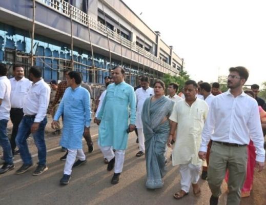 खाद्य मंत्री बघेल और राजस्व मंत्री वर्मा ने बलौदाबाजार आगजनी की घटना का किया निरीक्षण
