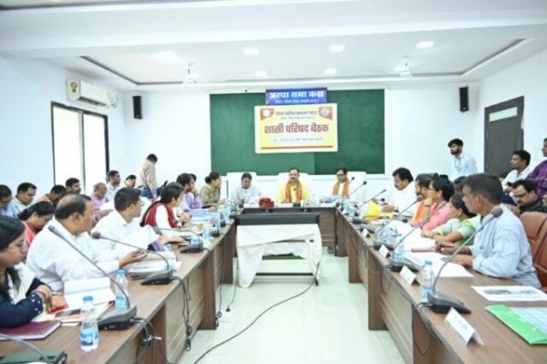 जिला खनिज संस्थान न्यास के शासी परिषद की बैठक में 44 कार्याे के लिए 8.83 करोड़ रूपए का अनुमोदन