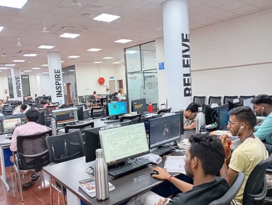 कलेक्टर डॉ. गौरव सिंह की पहल से तक्षशिला लाइब्रेरी में इंटरनेट स्पीड दोगुनी : अब छात्रों की पढ़ाई होगी डबल स्पीड से