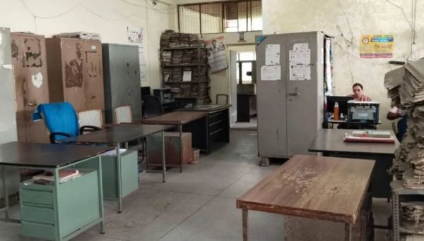अधिकारी-कर्मचारियों की हड़ताल से सरकारी कामकाज ठप्प, 48 हजार शासकीय स्कूलों में लटके ताले