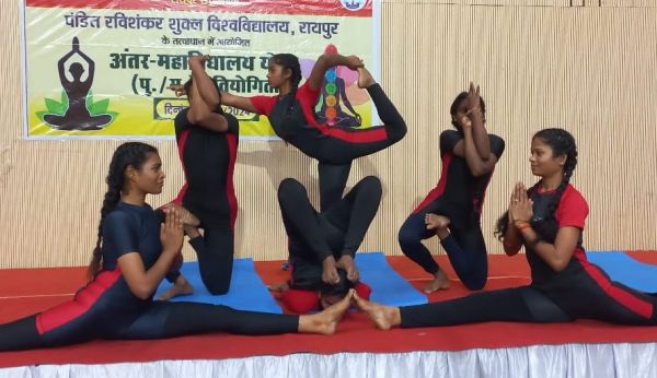 डीबी गर्ल्स कॉलेज में अंतर महाविद्यालयीन योग स्पर्धा संपन्न