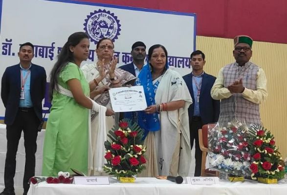 नवीन कन्या महाविद्यालय में जनजातीय गौरव दिवस विविध प्रतियोगिताएं... विजेता हुए पुरस्कृत