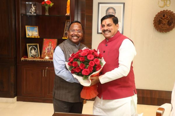 मंत्री रामविचार नेताम ने मध्यप्रदेश के मुख्यमंत्री डॉ. मोहन यादव से की मुलाकात