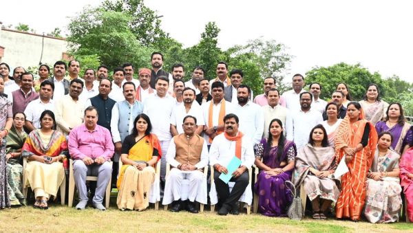 नवनिर्वाचित जिला पंचायत अध्यक्षों एवं उपाध्यक्षों के 3 दिवसीय प्रशिक्षण कार्यक्रम में शामिल हुए सीएम साय