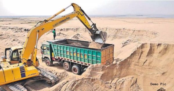 घर का सपना हुआ महंगा, रेत की कीमत में भारी उछाल