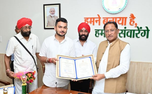 राष्ट्रपति सम्मान से सम्मानित देवाशीष और मनतृप्त कौर ने मुख्यमंत्री साय से की मुलाकात