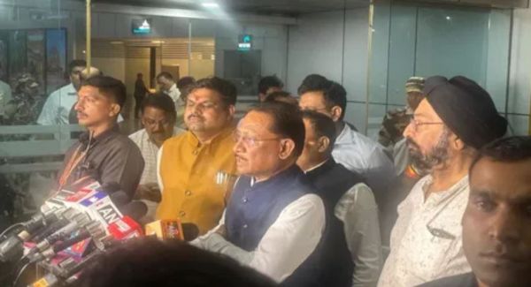 केंद्रीय गृह मंत्री अमित शाह से मुलाकात कर दिल्ली से लौटे सीएम साय, कहा- नक्सल मुद्दे और बस्तर में आई बाढ़ पर हुई चर्चा