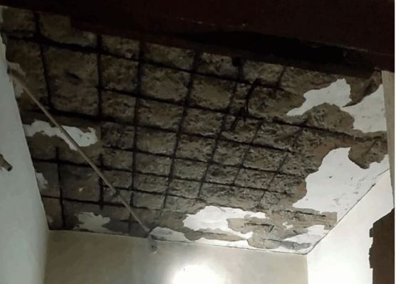 रविशंकर विवि के आजाद हास्टल के छत का प्लास्टर गिरा, बड़ी अनहोनी घटना टली