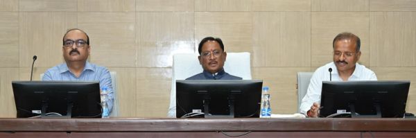 मुख्यमंत्री की विभागीय सचिवों और विभागाध्यक्षों के साथ मैराथन बैठक