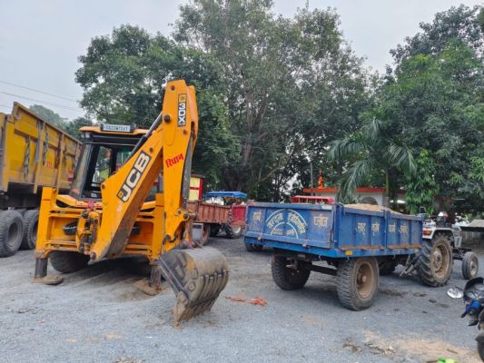 खनिज विभाग की बड़ी कार्रवाई: अवैध रेत उत्खनन और परिवहन पर 16 वाहन जब्त