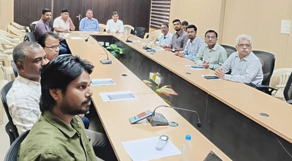 गुढ़ियारी स्थित बिजली कार्यालय में गूंजा वंदे मातरम्.... सभी ने किया सामूहिक गायन