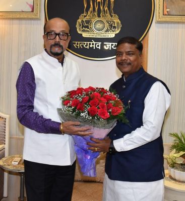 राज्यपाल डेका से वन मंत्री केदार कश्यप ने की सौजन्य भेंट