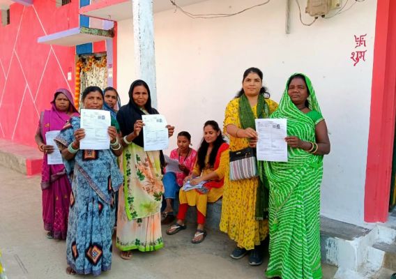 गणना प्रपत्र वितरित : शुरूआती 5 दिनों में करीब 30 लाख मतदाताओं तक पहुंचे बीएलओ 