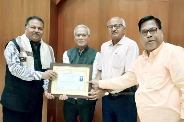 पॉवर कंपनी में कार्यपालक निदेशक संदीप वर्मा सहित छह कर्मियों को विदाई