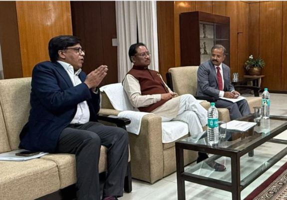 मुख्यमंत्री ने मध्यप्रदेश में नई सिंचाई तकनीक &lsquo;प्रेशर इरिगेशन नेटवर्क&rsquo; का प्रजेंटेशन देखा, बोले, इस तकनीक के व्यापक उपयोग को सुनिश्चित किया जाएगा