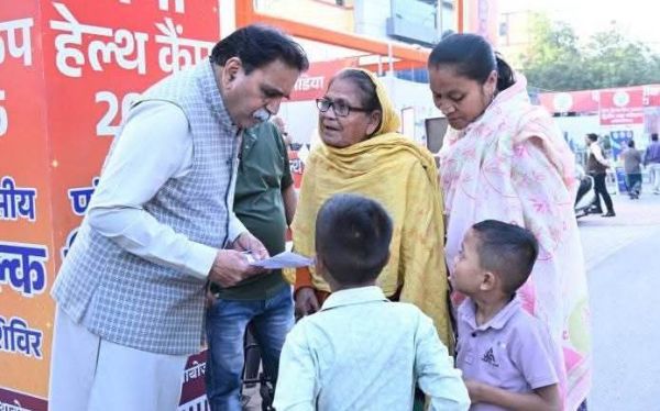  &lsquo;मेगा हेल्थ कैंप एक अनुकरणीय प्रेरणादायी कार्य राजेश भैया का&rsquo;