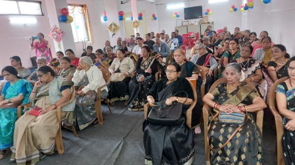 सियान गुड़ी में जुटा &lsquo;सहयोग&rsquo;&hellip;. लेमन ग्रास के पौधों का किया रोपण