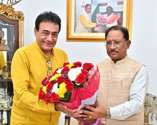 मुख्यमंत्री विष्णुदेव साय से सुप्रसिद्ध अभिनेता नीतिश भारद्वाज ने की सौजन्य मुलाकात