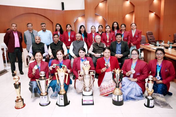 छत्तीसगढ़ स्टेट पॉवर कंपनीज,राष्ट्र स्पर्धा में विजेता टीमों का पाॅवर कंपनी प्रबंधन द्वारा सम्मान...