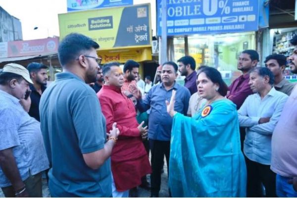 भाठागांव रोड में बार-बार पाईप लाईन लीकेज पर महापौर भडक़ी