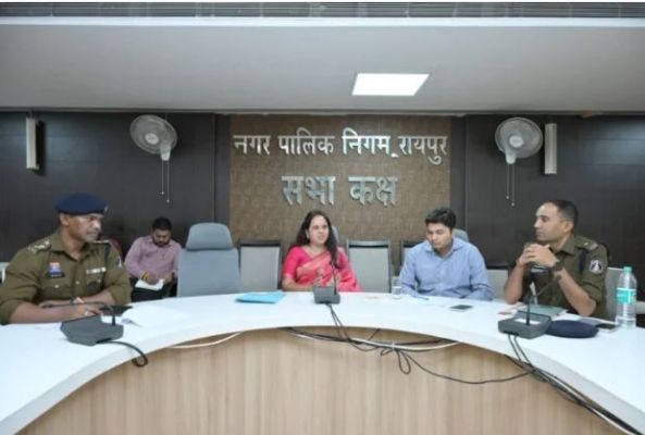 सड़क किसी भी विभाग की हो जनता की नजर में वह शहर की सड़क है और उसे व्यवस्थित रखना हम सबकी जिम्मेदारी है