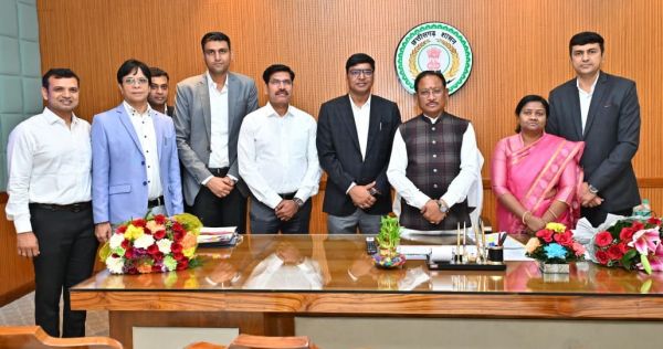 राज्य प्रशासनिक सेवा से भारतीय प्रशासनिक सेवा में नियुक्त हुए अधिकारियों ने मुख्यमंत्री से की भेंट