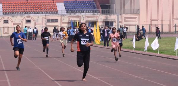 अंतरराष्ट्रीय महिला दिवसः 'अस्मिता' एथलेटिक्स मीट के 200 मीटर में रेशमा और 400 मीटर में मोंटी विजेता