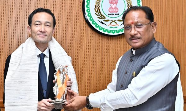 मुख्यमंत्री साय से जापान दूतावास के राजनीतिक मामलों के मंत्री आबे नोरिआकि ने की मुलाकात