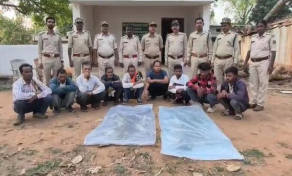 दो तेंदुए की खाल के साथ नौ अंतर राज्यीय तस्कर गिरफ्तार