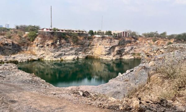 रायपुर के छह गिट्टी खदानों में खनिज विभाग की कार्रवाई, क्रेशर सील