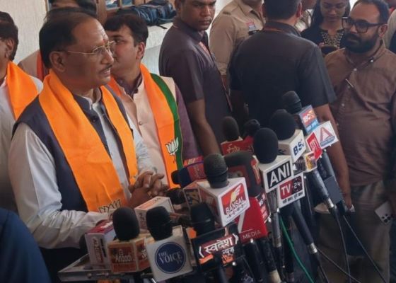 भाजपा स्थापना दिवस: सीएम साय ने किया ध्वजारोहण, कार्यकर्ताओं को दिया संदेश