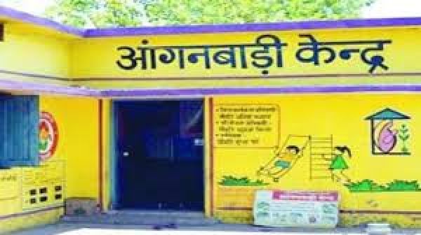 आंगनबाड़ी कार्यकर्ताओं को साड़ी वितरण तय मापदंड और पारदर्शी प्रक्रिया के तहत
