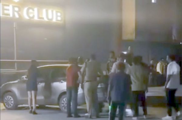 राजधानी के HYPER CLUB में आधी रात को नार्थ-ईस्ट की लड़कियों से छेड़छाड़ पर मचा बवाल, पुलिस की गिरफ्त में युवक