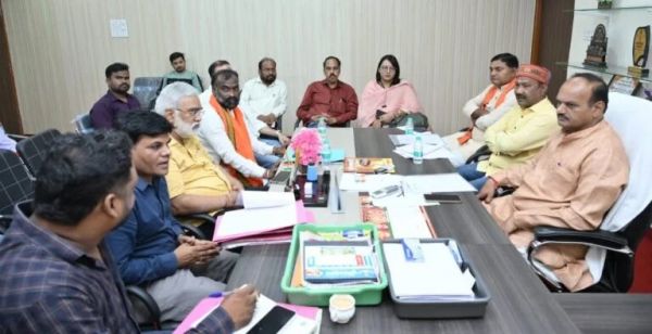 रायपुर में पेयजल व्यवस्था पर सख्ती, जोन 2 में समीक्षा बैठक में दिए गए निर्देश