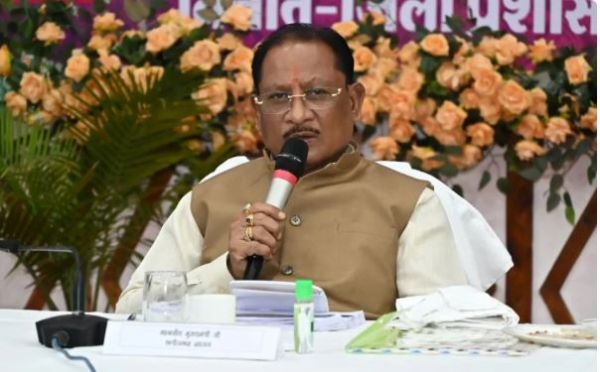&ldquo;पेयजल समस्या दूर नहीं हुई, तो कलेक्टर होंगे जिम्मेदार&rdquo; मुख्यमंत्री ने दिखाये सख्त तेवर, कोरिया में लगी मुख्यमंत्री की चौपाल