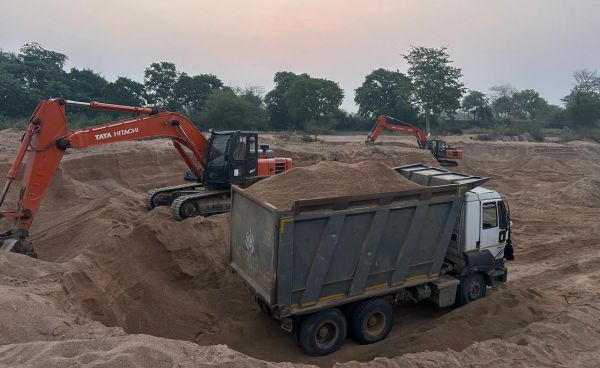  रेत के अवैध उत्खनन पर खनिज विभाग लगातार कर रहा है कार्रवाई