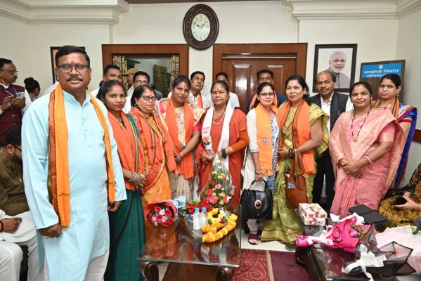  राष्ट्रीय पिछड़ा वर्ग आयोग अध्यक्ष साध्वी निरंजन ज्योति ने पिछड़ा वर्ग समाजों के प्रतिनिधियों से की मुलाकात, जानी समस्याएं