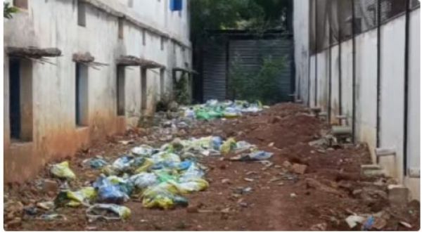 अवैध पार्किंग और गंदगी से परेशान लोग, नगर पालिका की कार्यशैली पर उठे सवाल