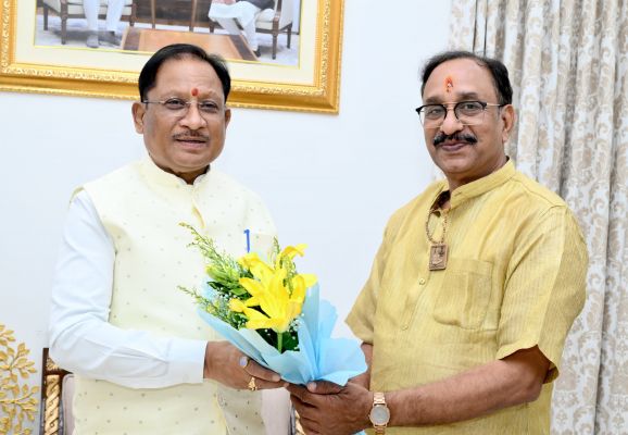 मुख्यमंत्री से छत्तीसगढ़ योग आयोग के नवनियुक्त अध्यक्ष संजय अग्रवाल ने की मुलाकात