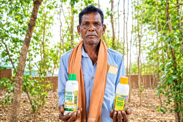 आधुनिक कृषि तकनीकों से सशक्त बन रहा अन्नदाता