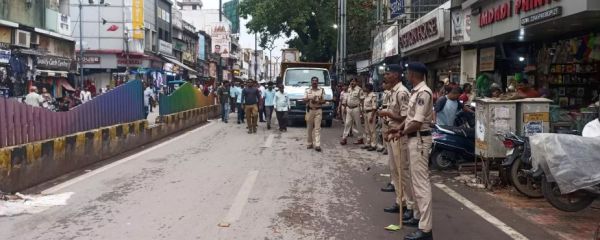मालवीय रोड और शास्त्री बाजार में फुटपाथ से अतिक्रमण हटाया गया
