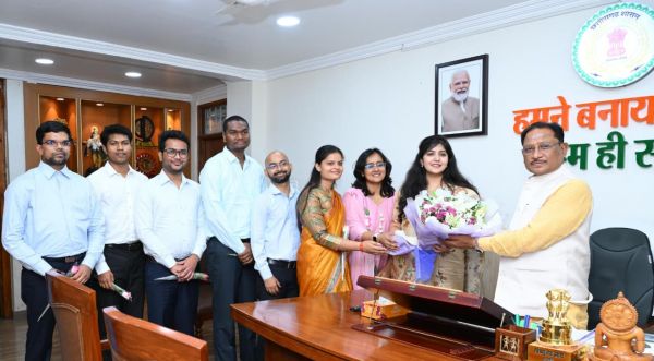 मुख्यमंत्री साय से छत्तीसगढ़ से अखिल भारतीय सेवाओं में चयनित अभ्यर्थियों ने की सौजन्य मुलाकात